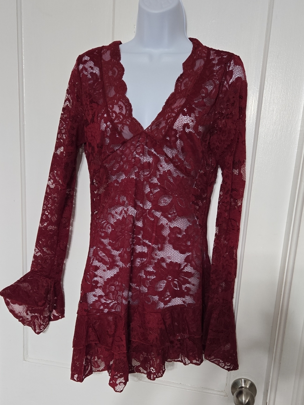 Burgundy Lace V-Neck Long Sleeve Tunic L